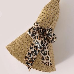 SHEIN NBW wide brimmed straw hat